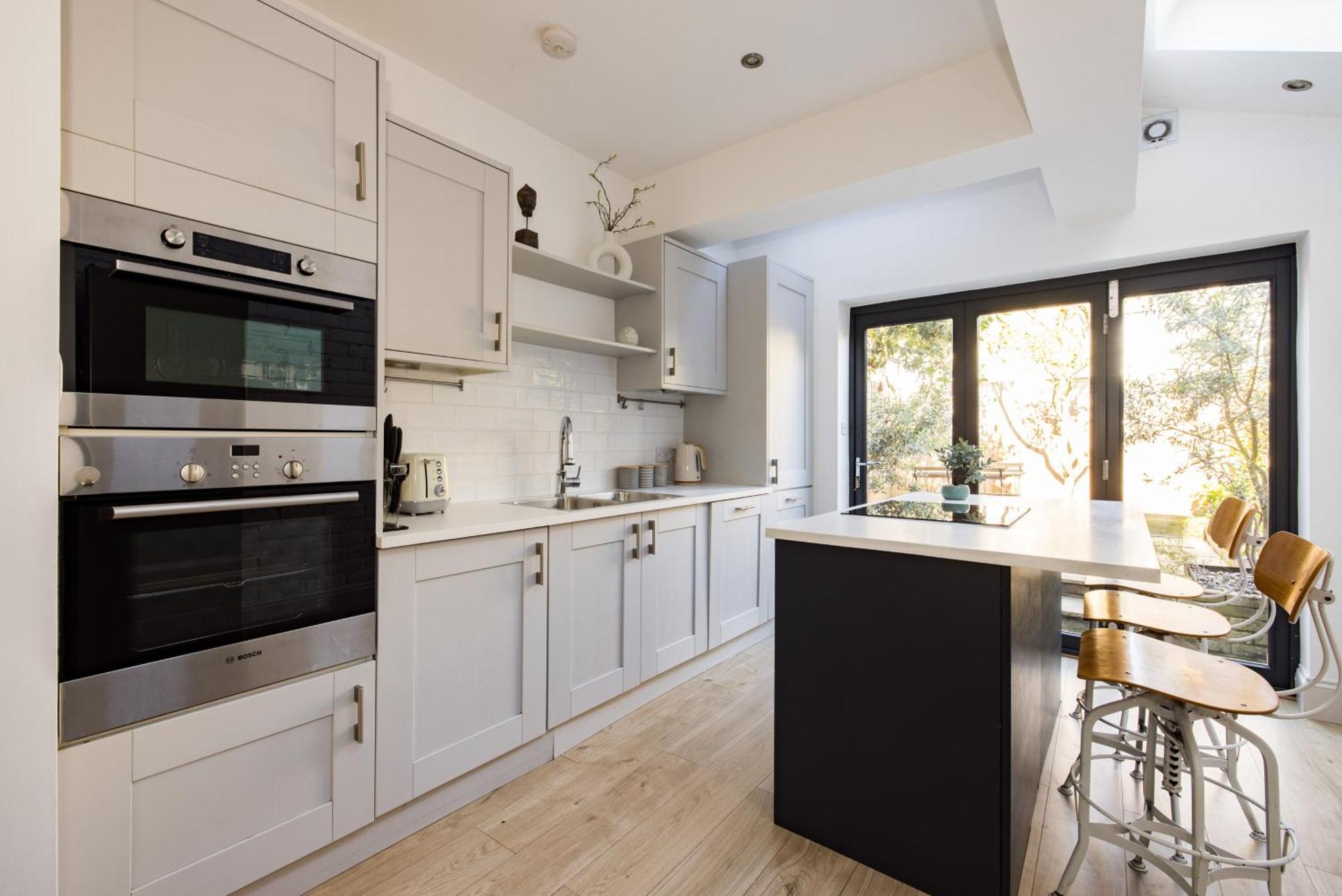 The Stratford Villa London Bagian luar foto